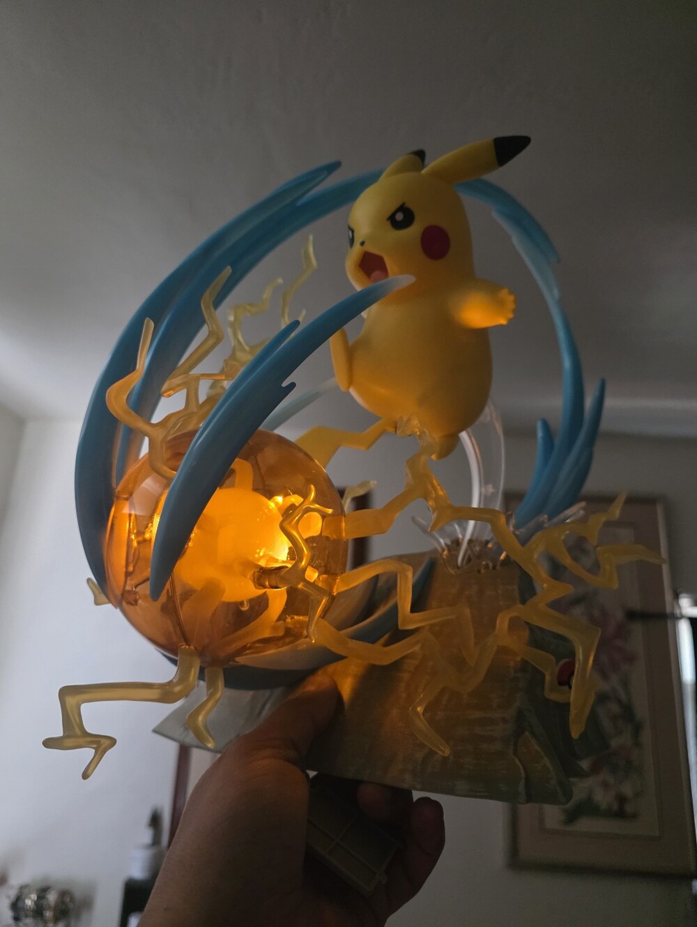 Pokémon Pikachu Deluxe Collector Statue
